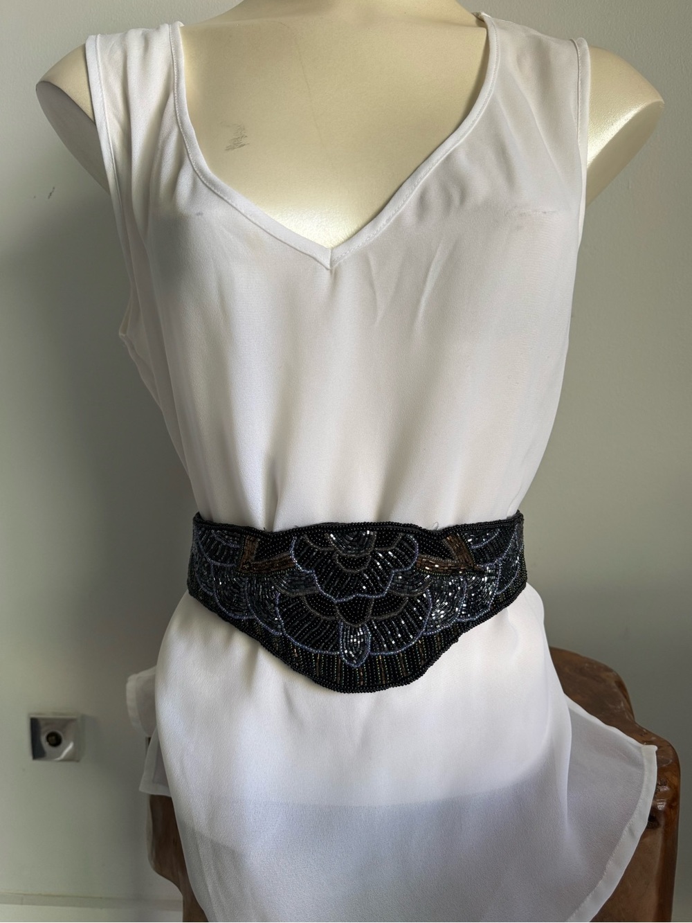 Vintage 70’s - 80’s Metallic Beaded Art Deco Style Boho Glam Tie Back Belt SM-M